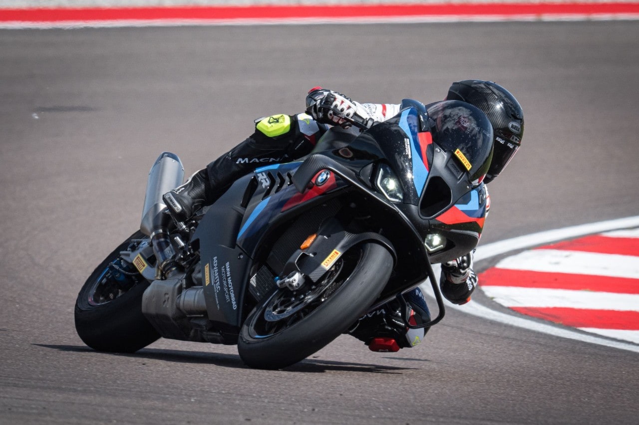 DueruoteTG #238 - Abbiamo guidato in pista la BMW che corre in SBK! 